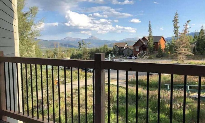 Wildernest Condo | 2 BR Mountain Condo w/views, near amazing skiing