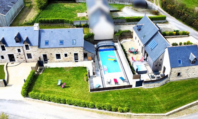 Bourg-Blanc Villa | 2 Gîtes à la campagne 14 pers, piscine, jacuzzi