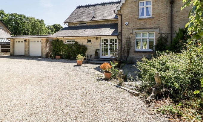 Sandford Cottage | 2 HEATH COTTAGES, pet friendly, with open fire in Sandford, Dorset