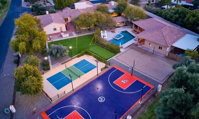 Paradise Valley Village Villa | 2 Homes in 1 l Pickleball l Speakeasy l Gym l Pool