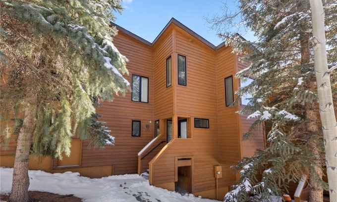 Keystone House | 2 king beds & private baths, queen sleeper. nFree shuttle just minutes to slopes