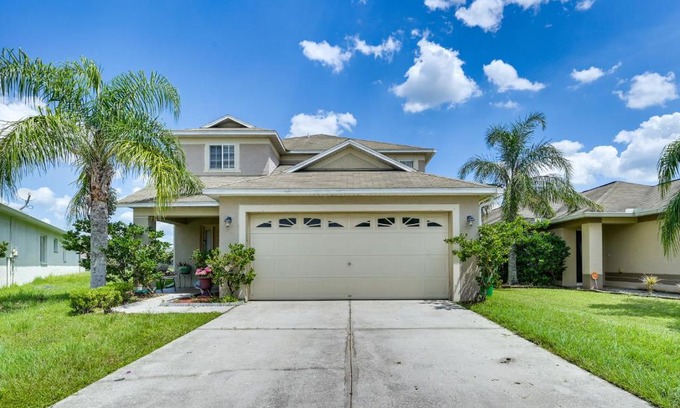 Wesley Chapel South House | 2 Mi to Epperson Lagoon Home with Private Yard