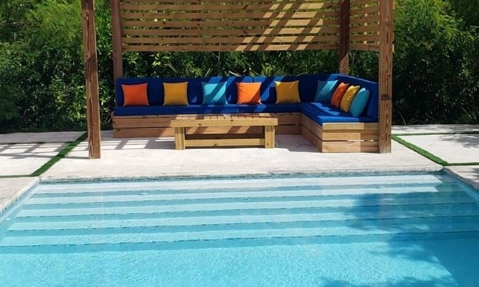Grace Bay West Villa | 2 minute walk to Grace Bay Beach - Newly Renovated 4 Bedroom, 4 Full Bath.