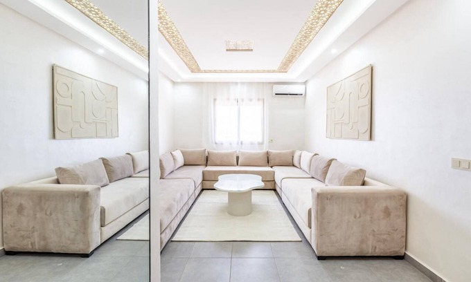 Tassoultante Apartment | 2 rooms in the red city