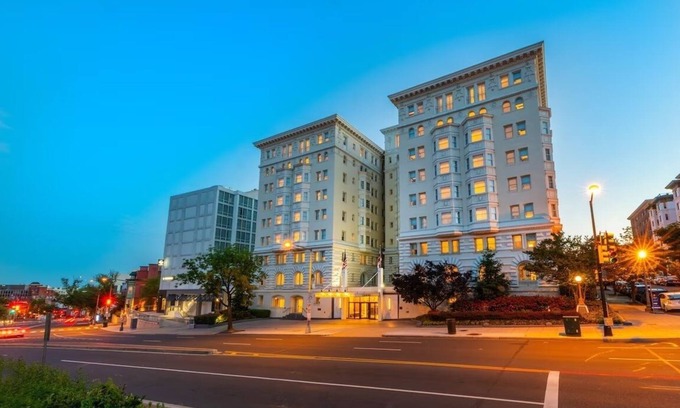 Kalorama Heights Hotel | 2 Standard Double, Churchill Hotel, Onsite Restaurant, Fitness Center