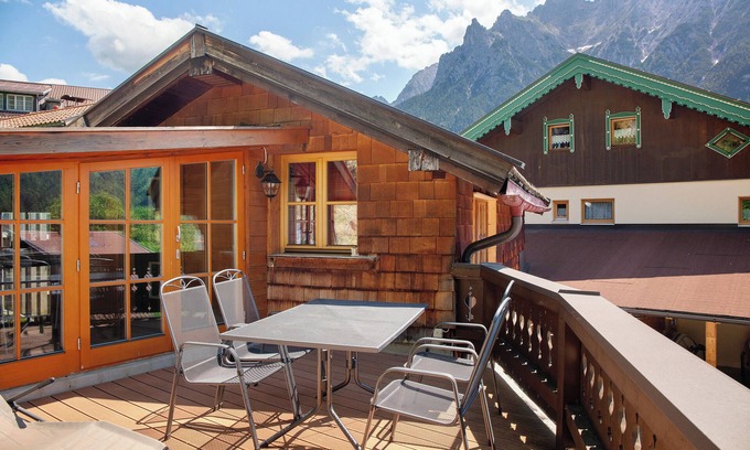 Mittenwald Apartment | 2-storey Apartment 'Rubin' Near the Ski Lift with Mountain View, Wi-Fi & Terrace
