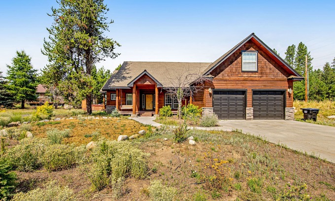 McCall House | 2-story dog-friendly home with hot tub, gas grill, firepit, deck, & fireplace