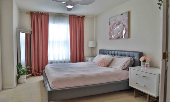St. Petersburg House | 2 story Home in St Petersburg FL 3 bds 2,5 ba home in GREAT LOCATION.