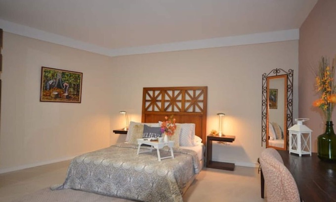 Downtown Apartment | -20% Convenient Studio Queens Park Savannah Getway