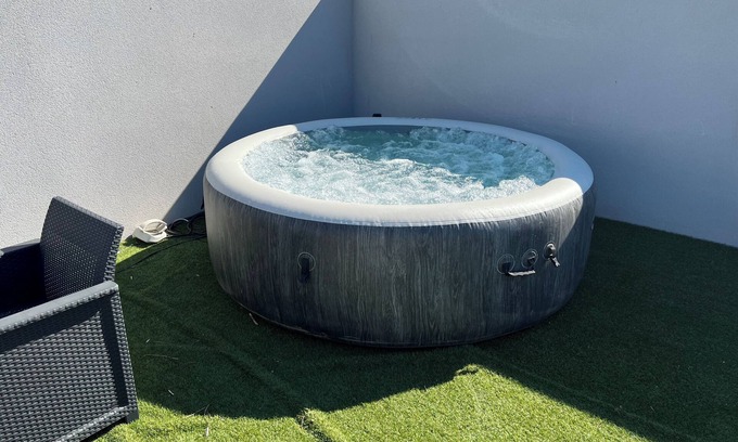 Aimargues Apartment | 20 mn from Nimes, the sea and Montpellier All shops within 500 m