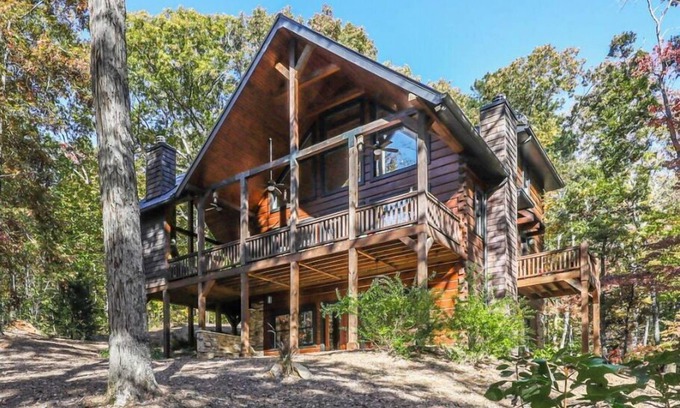 Tate Cabin | 2000 sf luxury Cabin on Four Acres with Two Streams and Pond - Pet Friendly
