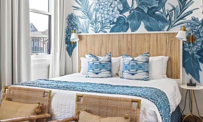 Rosemary Beach Hotel | 201 Rosemary Beach Inn - Includes Beach Chairs & Complimentary Breakfast + Access to 4 Pools