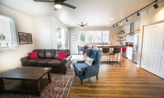 Southside Apartment | 201The Lofts, by Flagtown, 2 bed 2 bath