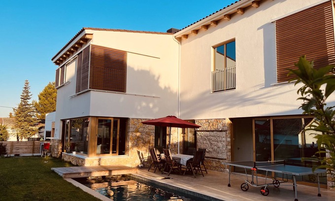 Sant Just Desvern Villa | 2022 built luxury villa with high ceilings in tranquil area with pool