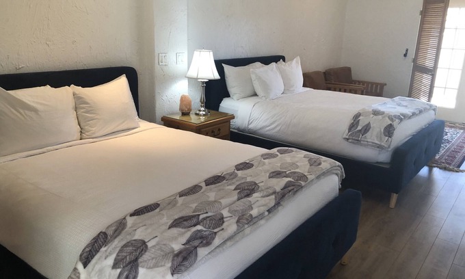 St. George Resort | 21- St George Condo 1king, 1Queen, fold down chair -pool, hot tub.