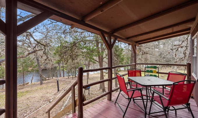 La Grange Cabin | 22 miles to Round Top, 3/2 w/trailer parking, relaxing cozy cabin w/lake, wifi