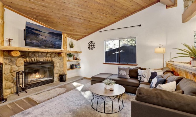 Big Bear City Ski Chalet | 2210-Sherwood Chalet chalet