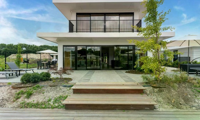 Zeewolde Villa | 228 m² Villa ∙ 4 bedrooms ∙ 8 guests