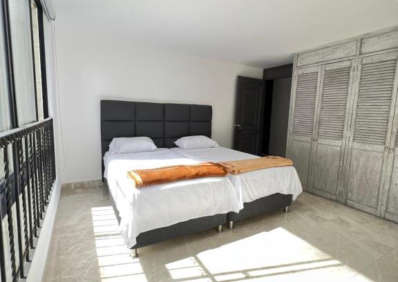 Los Naranjos Apartment | 232 mt2, Mejor ubicación en Medellín al lado del tesoro