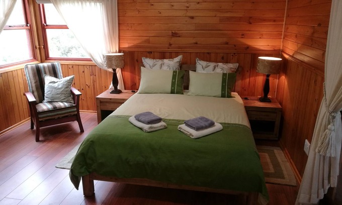 Sedgefield Bed & Breakfast | 25 m² small inexpensive room with breakfast or whole holiday home