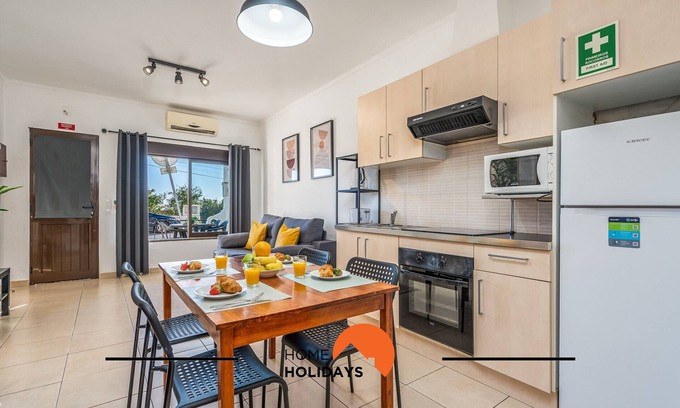 Patio Apartment | #253 Fernando Pessoa 26 by Home Holidays
