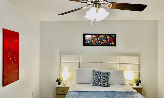 Euless House | 2b/2b Family size Duplex. DFW