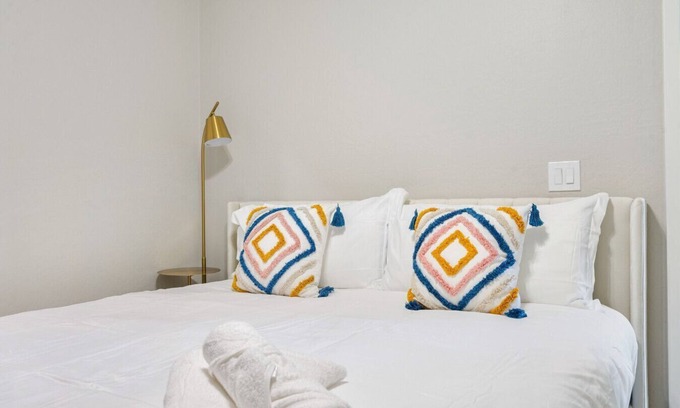 Glendale Apartment | 2B2B Restful Escape New Pool & Free Parking