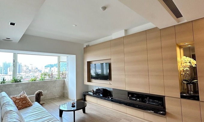 Xinyi Apartment | 2bd/2ba Taipei Skyline Views|Xinyi District|Walk to Taipei 101 & Xiangshan