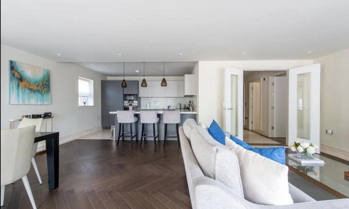 Chigwell Apartment | 2BD, 2BA Urban Oasis CHCL F4