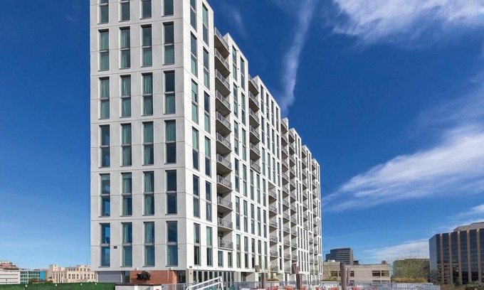 West End Resort | 2Bed/2Bath Deluxe Suite in Central Austin Resort with a Rooftop Pool!