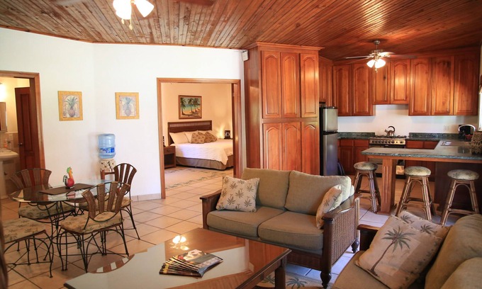 West End House | 2BR/2BA VILLA 3D