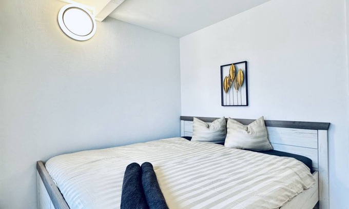 Vienna Apartment | 2BR Apartment for 6P; 16-Mins to Blumengärten