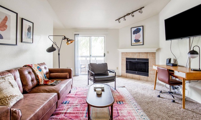 Lake Forest Apartment | 2BR Apartment in Lake Oswego