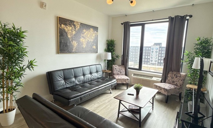 Elizabeth Apartment | 2BR apt close to EWR Airport 8117