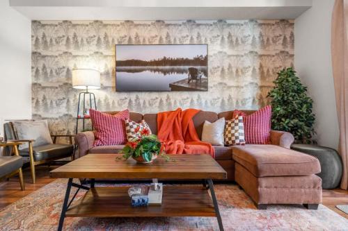 Canmore Ski Chalet | 2BR Mystic Springs Escape with BBQ, Pool, Hot tub