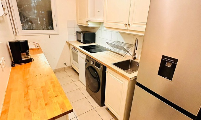 Faubourg de l'Arche Apartment | 2BR+Salon+Parking La Défense, 10 min walk to metro