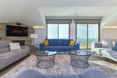 Duhur ash Shuwayr Apartment | 2BR Sunset Over Ain Saade