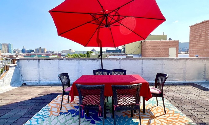 Queens Condo | 2BRs Private Roof Skylight, Queens Center 25 Minutes to Manhattan