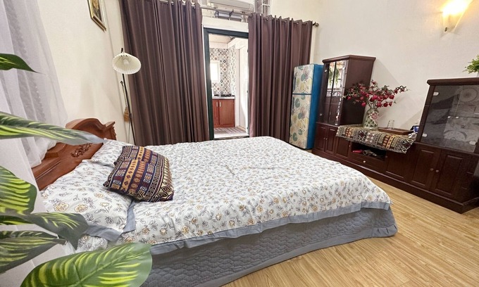 Hang Bai Apartment | 2mins to Hoan Kiem Lake! A small house of Hanoian old style with Washer Kitchen