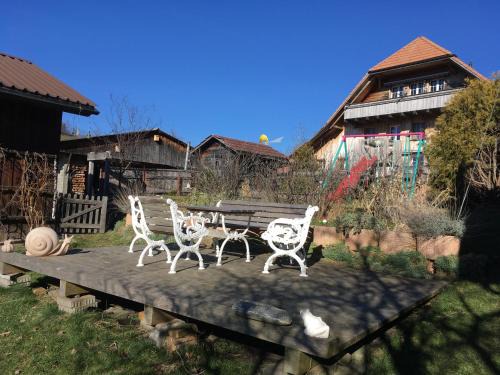 Rueggisberg Apartment | 3,5 Zimmerferienwohnung Schwalbenäscht Rüeggisberg