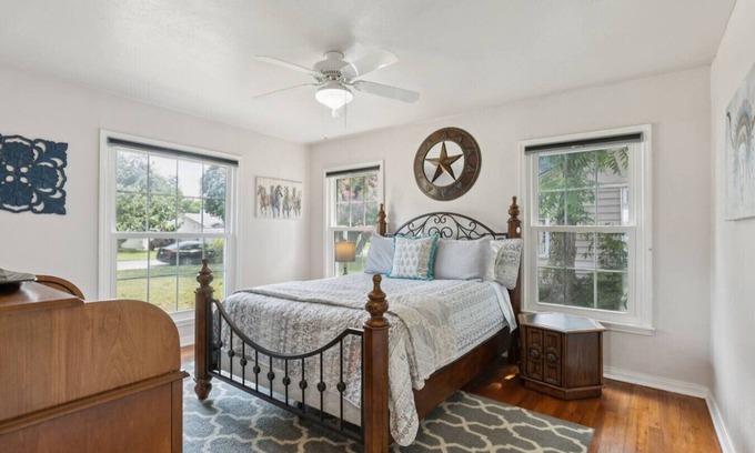 Westcliff West House | 3 Bed 2 Bath Near TCU