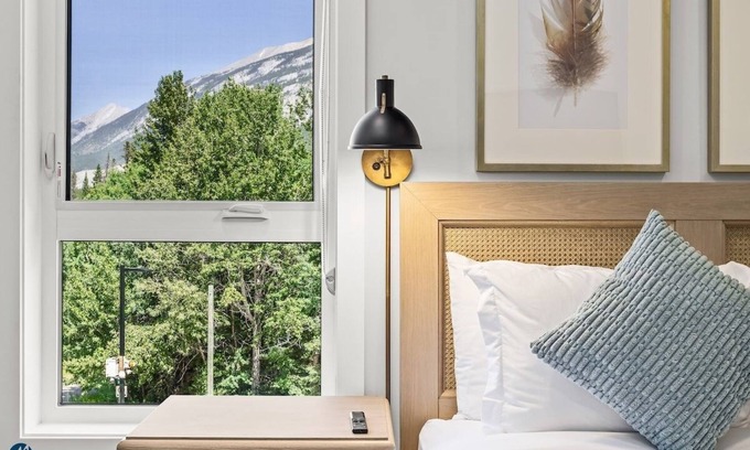 Dead Man's Flats Condo | 3 Bed/2 Bath Sparrowhawk(Top Floor/West) -Sleeps 8