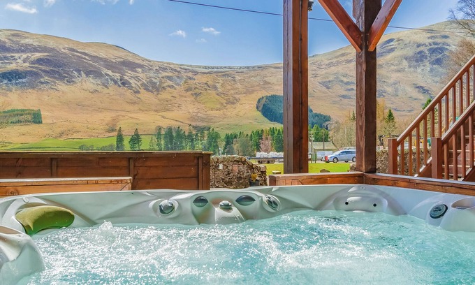 Clova Ski Chalet | 3 bedroom accommodation in Nr Kirriemuir