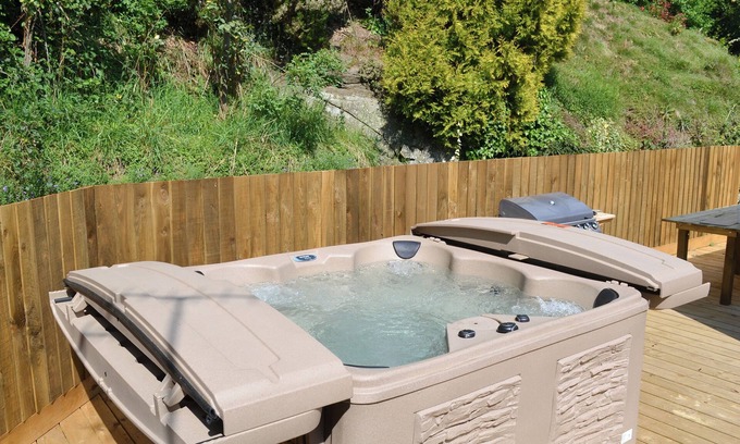 Craven Arms Cottage | 3 bedroom accommodation in Horderley, near Craven Arms