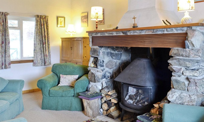 Invergarry Cottage | 3 bedroom accommodation in Invergarry, Tomdoun