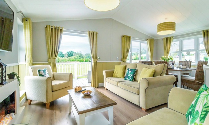 Dereham Ski Chalet | 3 bedroom accommodation in Beetley, Dereham