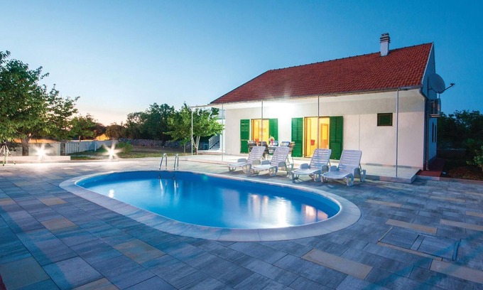 Gradina House | 3 bedroom awesome home in Lozovac