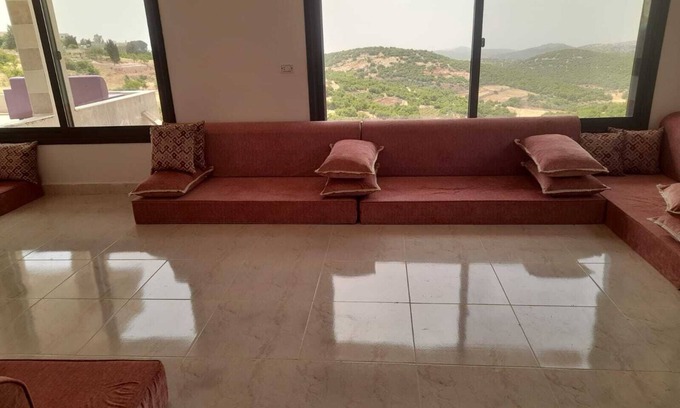 Ajloun Governorate House | 3-bedroom building in delightful عجلون with AC