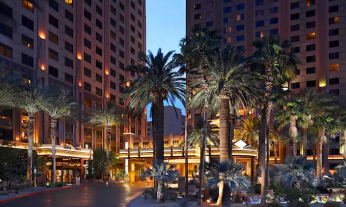 Las Vegas Condo | 3 Bedroom Condo, Sleeps 8, at Hilton The Boulevard Resort!