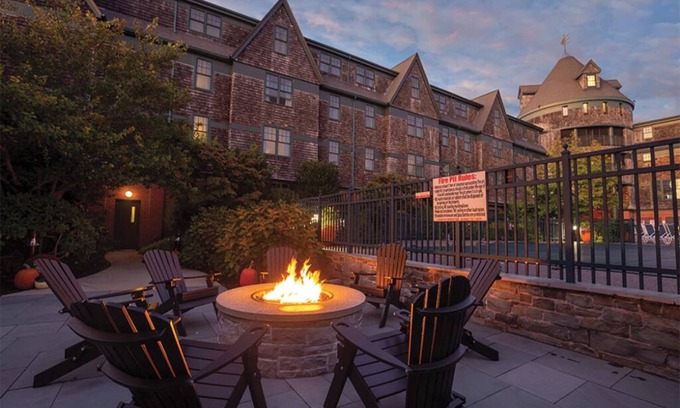 The Point Condo | 3 Bedroom Condo w/Kitchen in Downtown Newport at Long Wharf Resort! Sleeps 8!